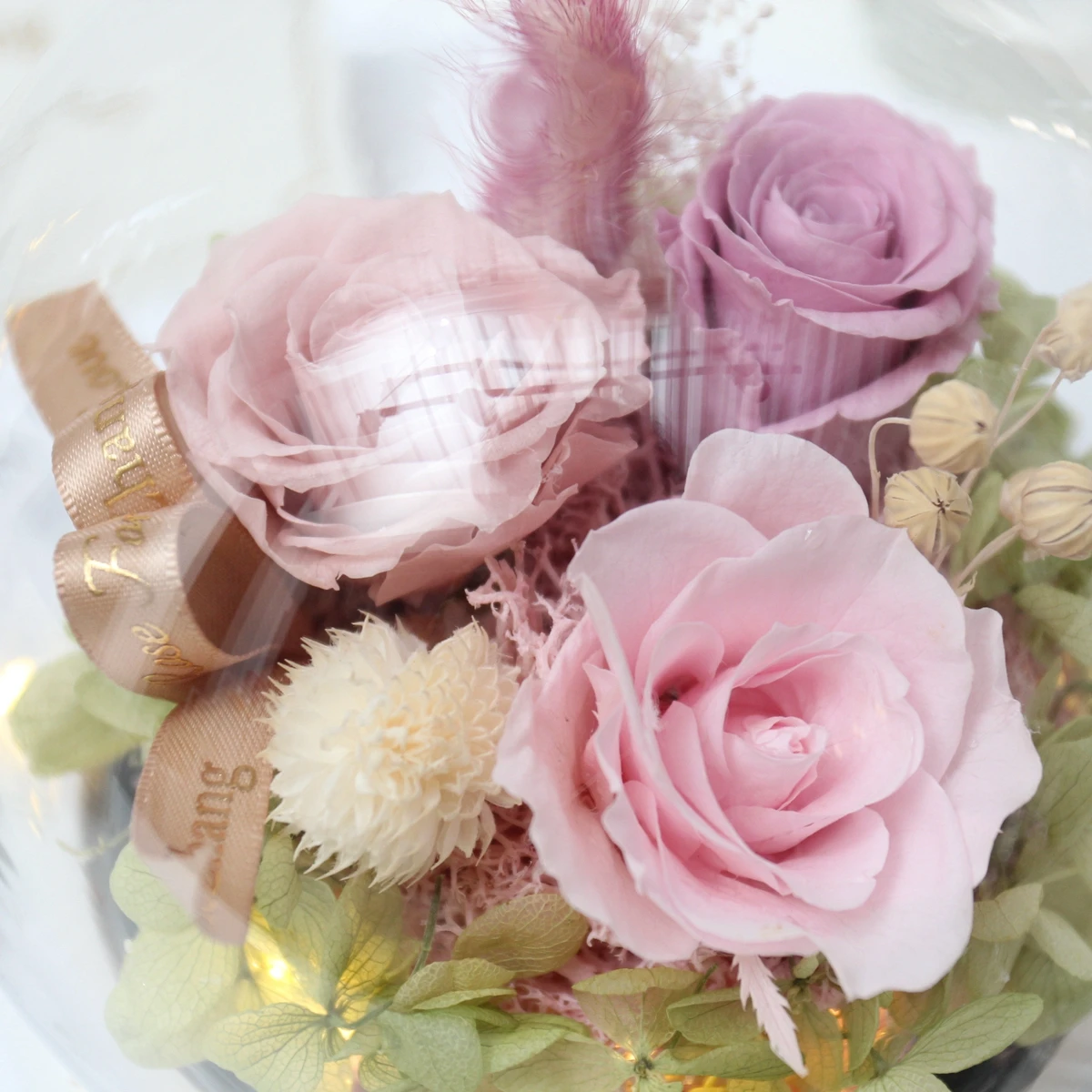 roses decoration: hydrangea, preserved moss, babybreath and
