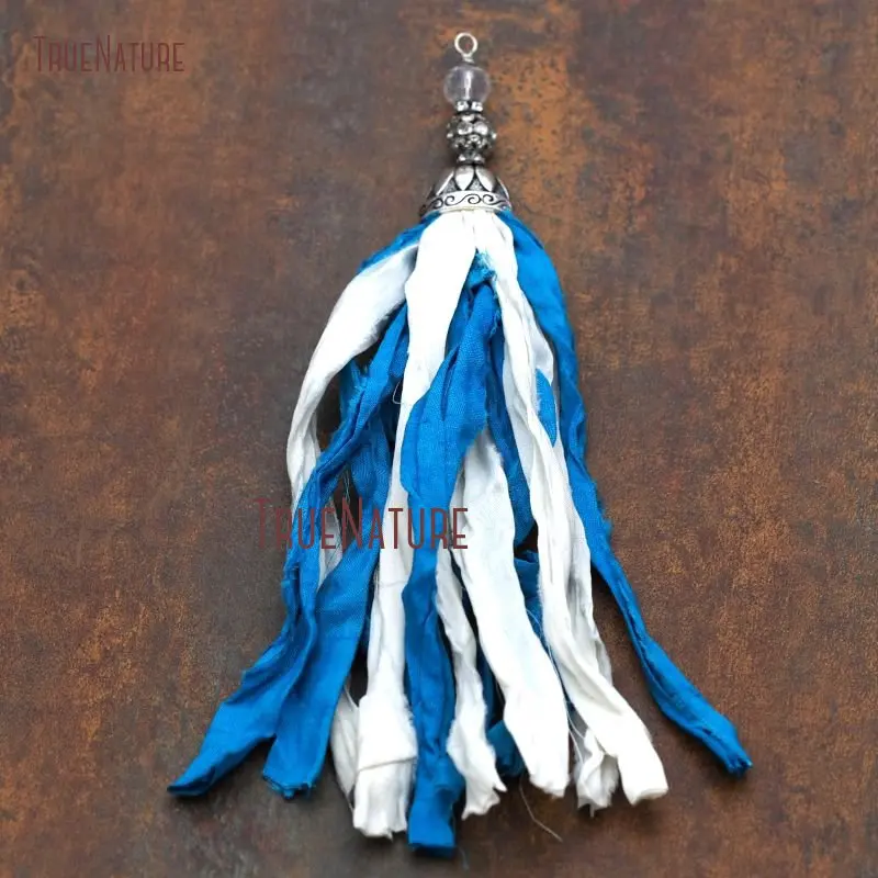 20171206-PM7926- Blue And White Sari Silk Tassel Pendant
