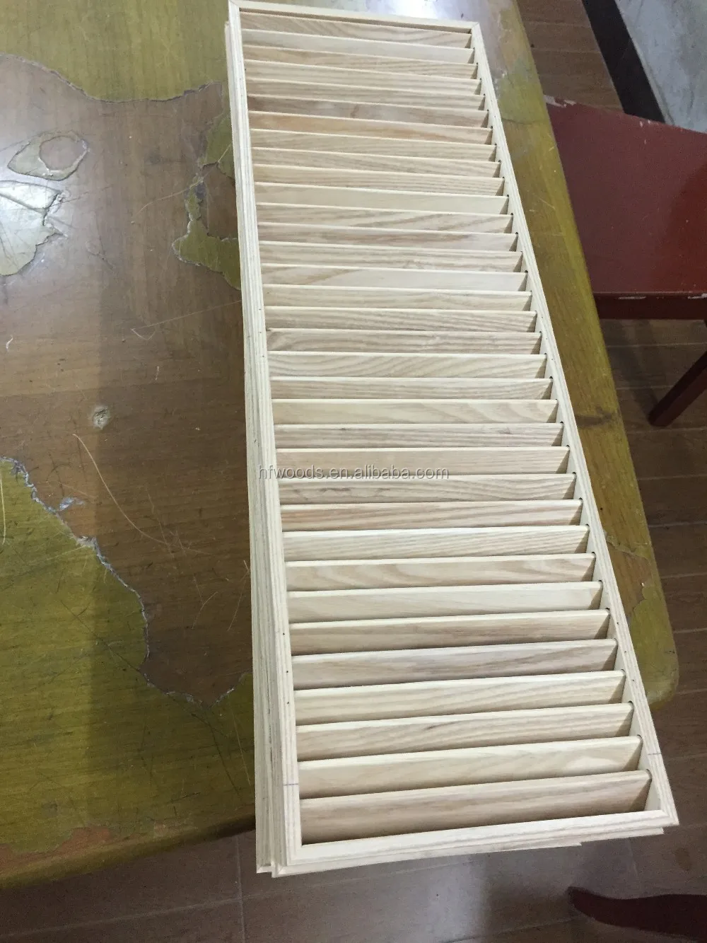 Mass Production Show Poplar Wooden Louver Door Wooden Or Timber Louver