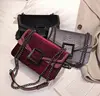 /product-detail/alibaba-china-suppliers-woman-high-quality-fashion-velvet-handbag-vintage-shoulder-bag-ladies-handbag-60698900457.html