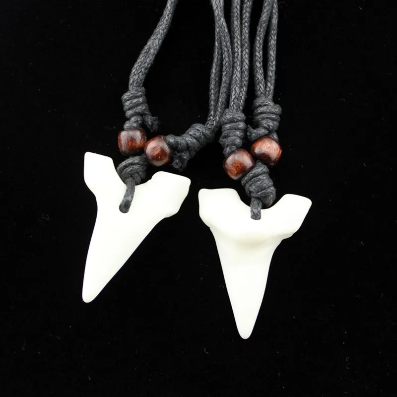 Bijoux Imitation Yak Bone Shark Dent Collier Blanc Dents Amulett Pendentif Mode