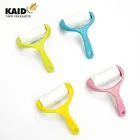 The most popular and the cheapest plastic clothes pet hair lint removes sticky dust pet lint brush