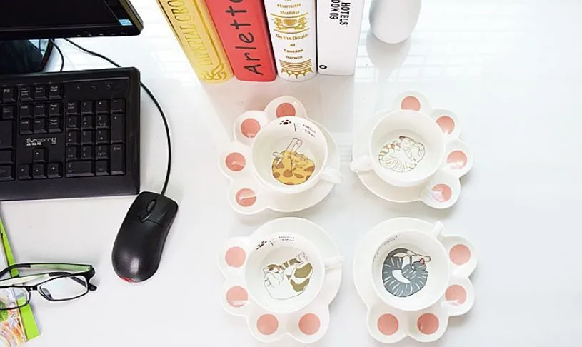 Personalized Cute cat coffee cups, Fashion cat ceramic cup with a dish
