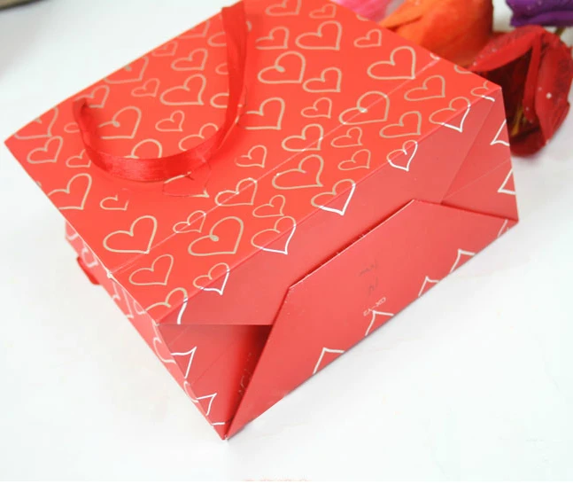 wholesale wedding gift paper bag with matt lamination red col