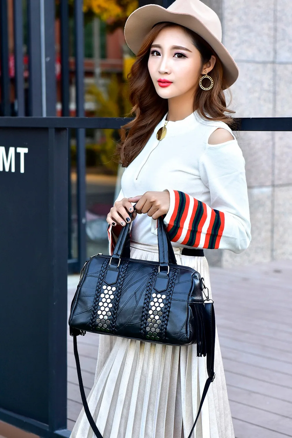 2017102716585182452251