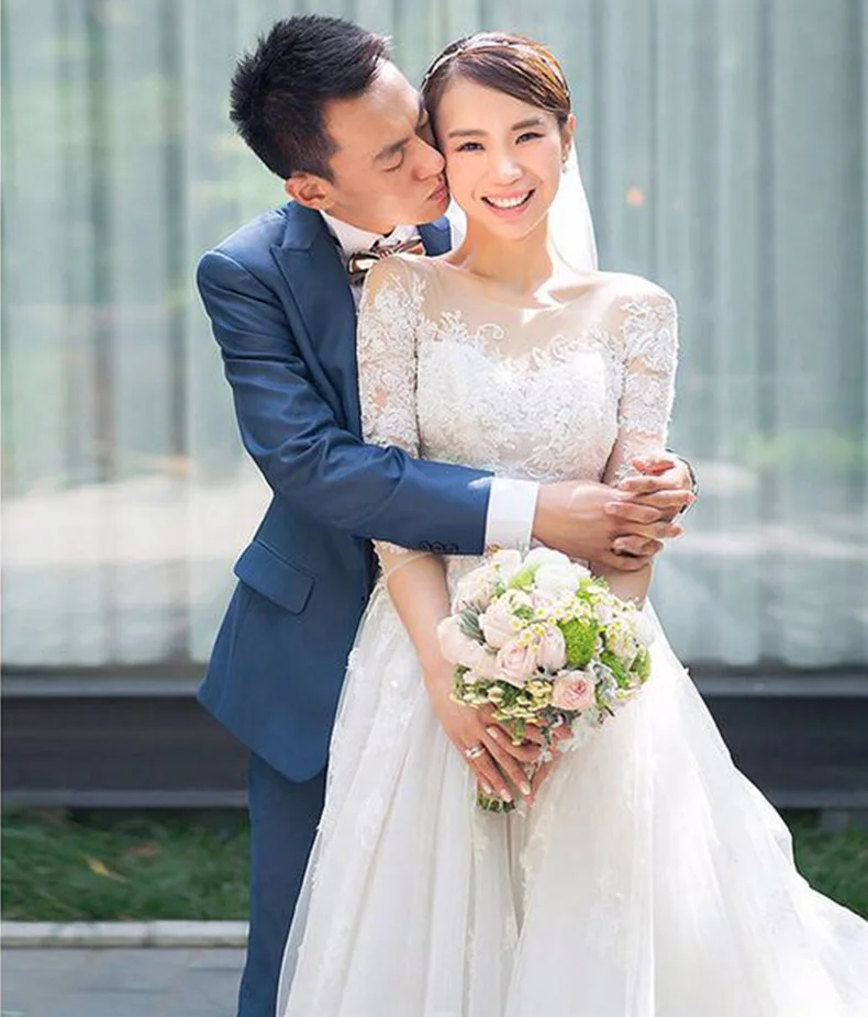 wedding dress (2).jpg