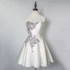 /product-detail/floral-applique-elegant-white-graduation-party-satin-short-prom-dresses-60537838013.html