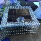 卸売ウェディングイベント食器タイプスクエアシルバークリスタルガラスミラー充電器プレートダイヤモンド石リム