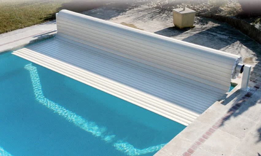 Automated PC slat for automatic pool cover