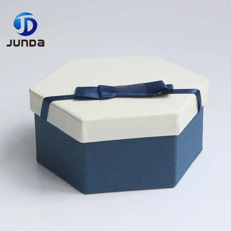 cute cardboard gift jewelry box packaging with lid and silk