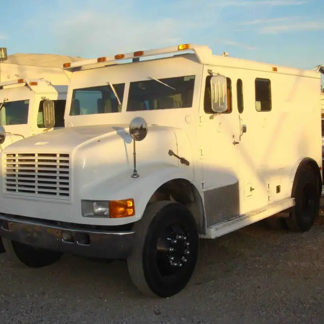 1995 used armored international 4700