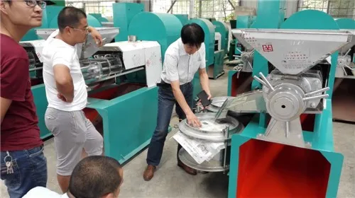 Screw oil press machine