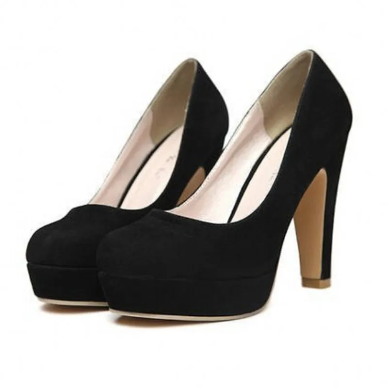 black pump heels round toe