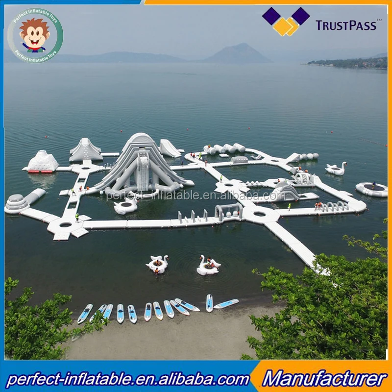 inflatable water park71011.jpg