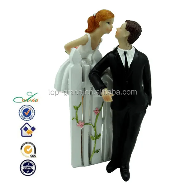 kissing couple wedding gifts souvenirs for guests