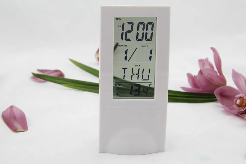 plastic desk clock.JPG