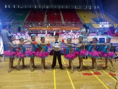 TB2HYOYwJBopuFjSZPcXXc9EpXa_!!0-rate.jpg_400x400