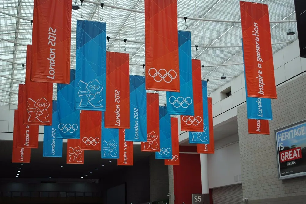 Advertising High Quality Giant Size Customized Outdoor And Indoor Hanging Banner Printing.Street Banner Printing