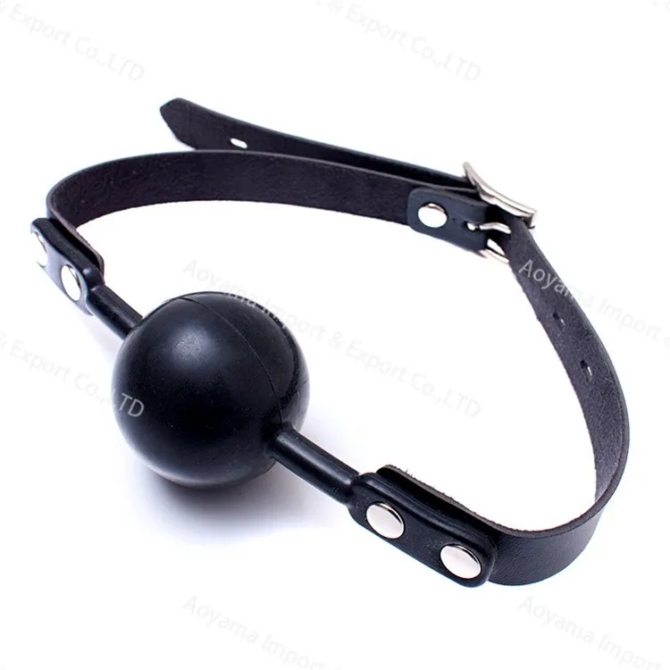 Кляп-шар с отверстиями 