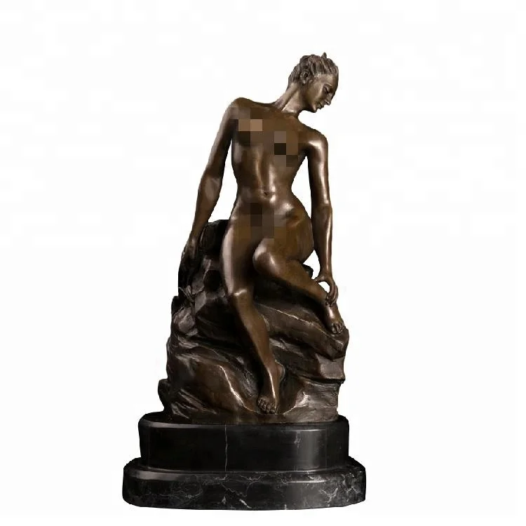 Скульптура Обнаженной Женщины