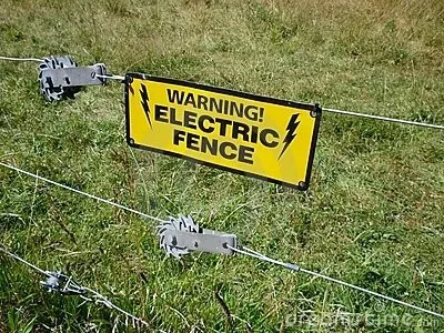 warning-electric-fence-14985956.jpg