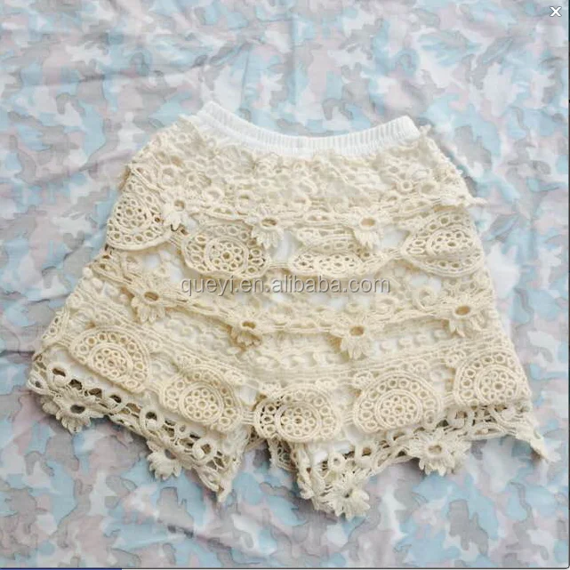 small girl showed the shorts lace shorts frock design for baby girl