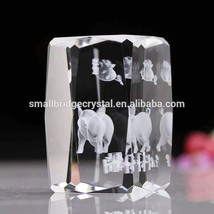 Cub de cristal gravat cu laser 3d