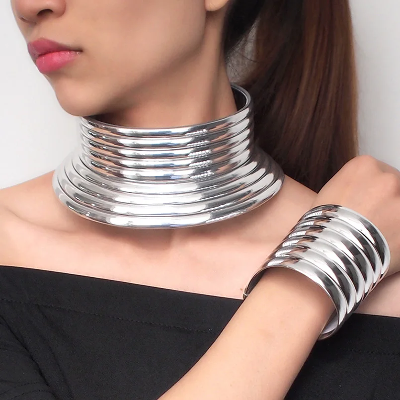 neck bracelet
