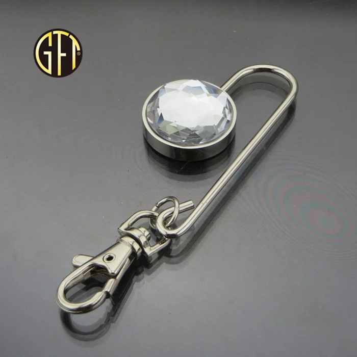 hanger05.jpg