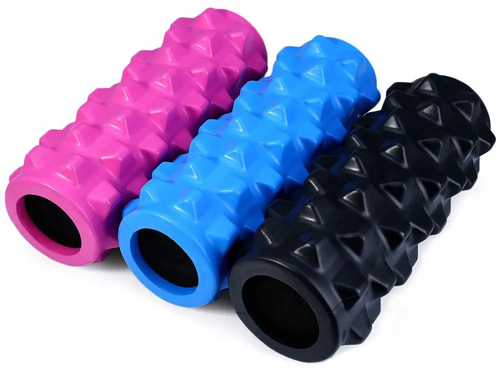 Tetured muscle foam foller manipulates soft tissue like a massge therapist