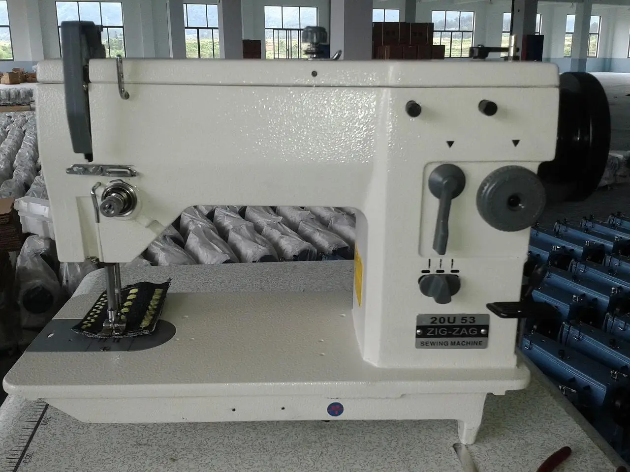 medium thick material sewing machine