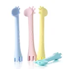 BPA Free Eco-friendly Giraffe Shape Chewing Silicone Baby Training Spoon