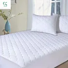 Premium hypoallergenic bed bug waterproof mattress cover protector