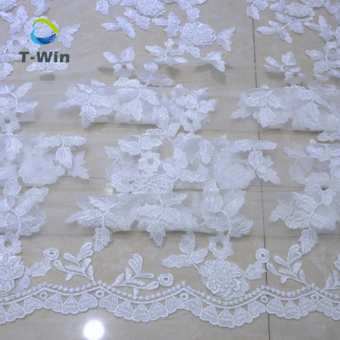 Wholesale french 100 cotton high quality creamy white water soluble textile/ embroidered 3d flower guipure lace fabric