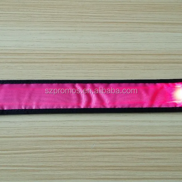 2016 hot selling novelty item fashion custom slap wristband led