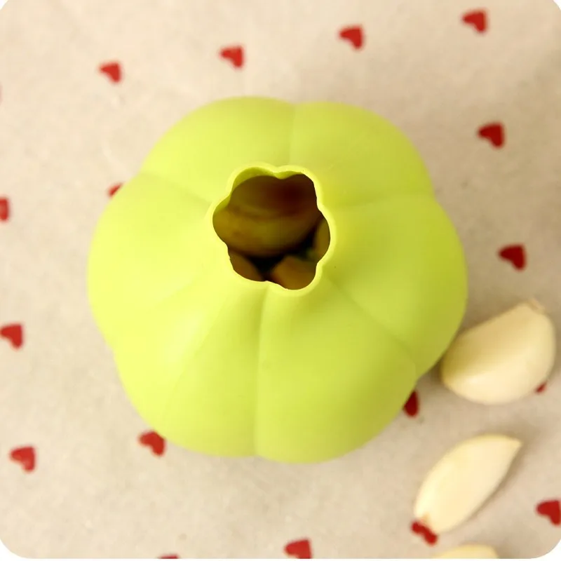 1PC Silicone Garlic Shaped Garlic Peeler Practical Kitchen Gadgets Easy Kitchen Tool Random Color KC1556