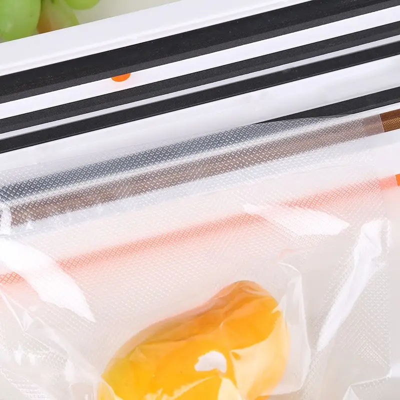 Automatic small household vacuum sealing machine mini vacuum sealing machine food sealing bag packing machine