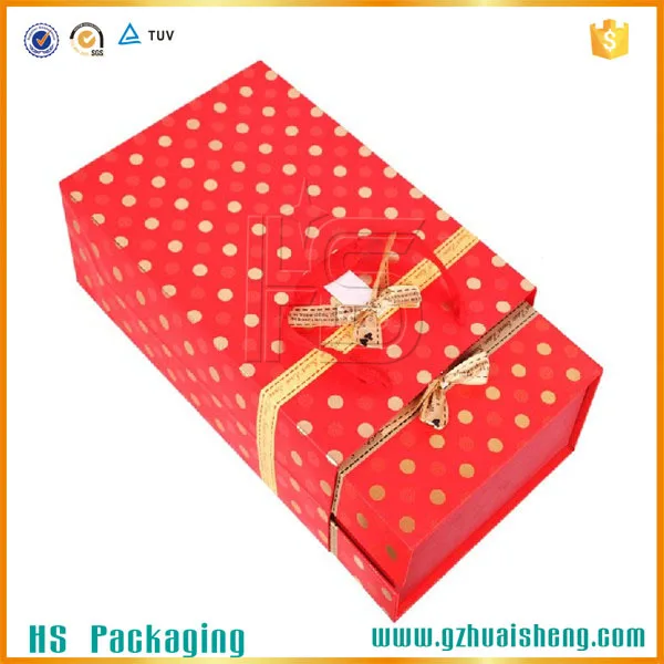 red or chocolate   box style: folding box with magnetic closure