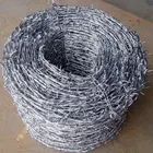 High quality small price galvanized barbed wire fence(factory)