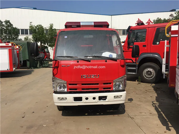 2000L water fire engine2.JPG