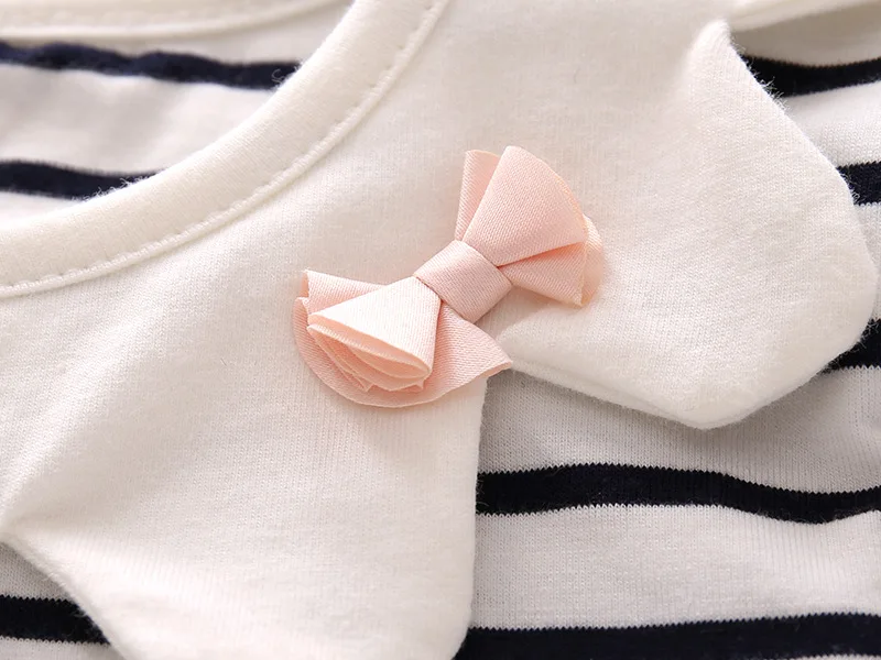 4480842761_2045635855