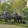 outdoor garden antique bronze elephant family sculpture
