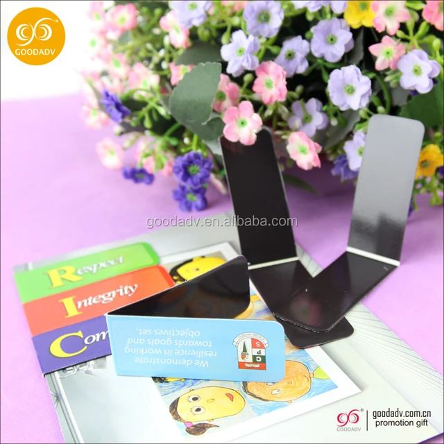 folding magnetic bookmark