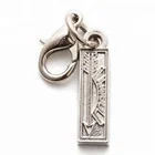 New products customized zinc alloy casting keychains