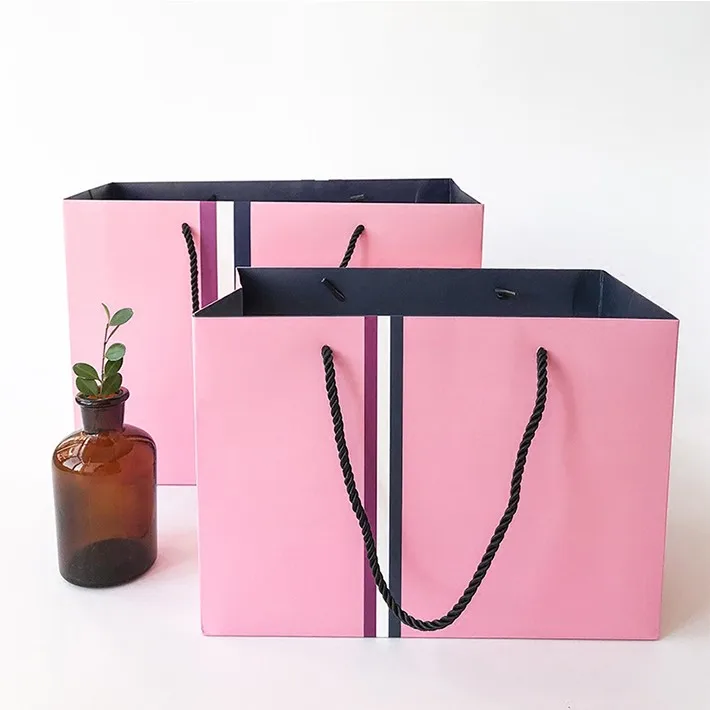 new style luxury paper shopping bag gift packaging bag with logo