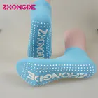 Custom made design xxl non slip trampoline socks Free sample no slip grip socks trampoline park for adults