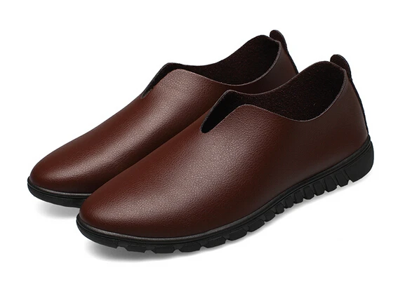 Hot sale men Leather shoes flats shoes men Soft Breathable male Loafers slip on Classical moccasins men shoes Plus size 45 46 47