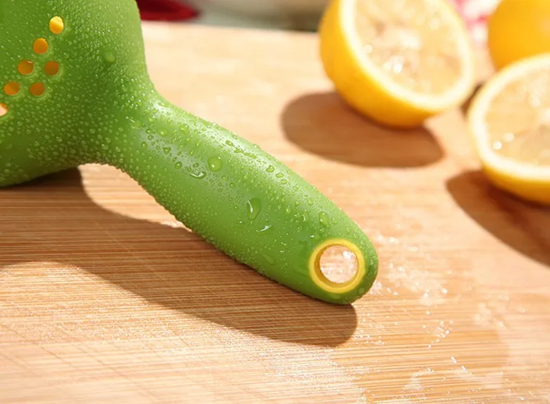 1PC Creative Manual Fruit Lemon Juice kitchen accessories Manual Juice Extractor Lemon Garlic Press Home Silicone KC1468