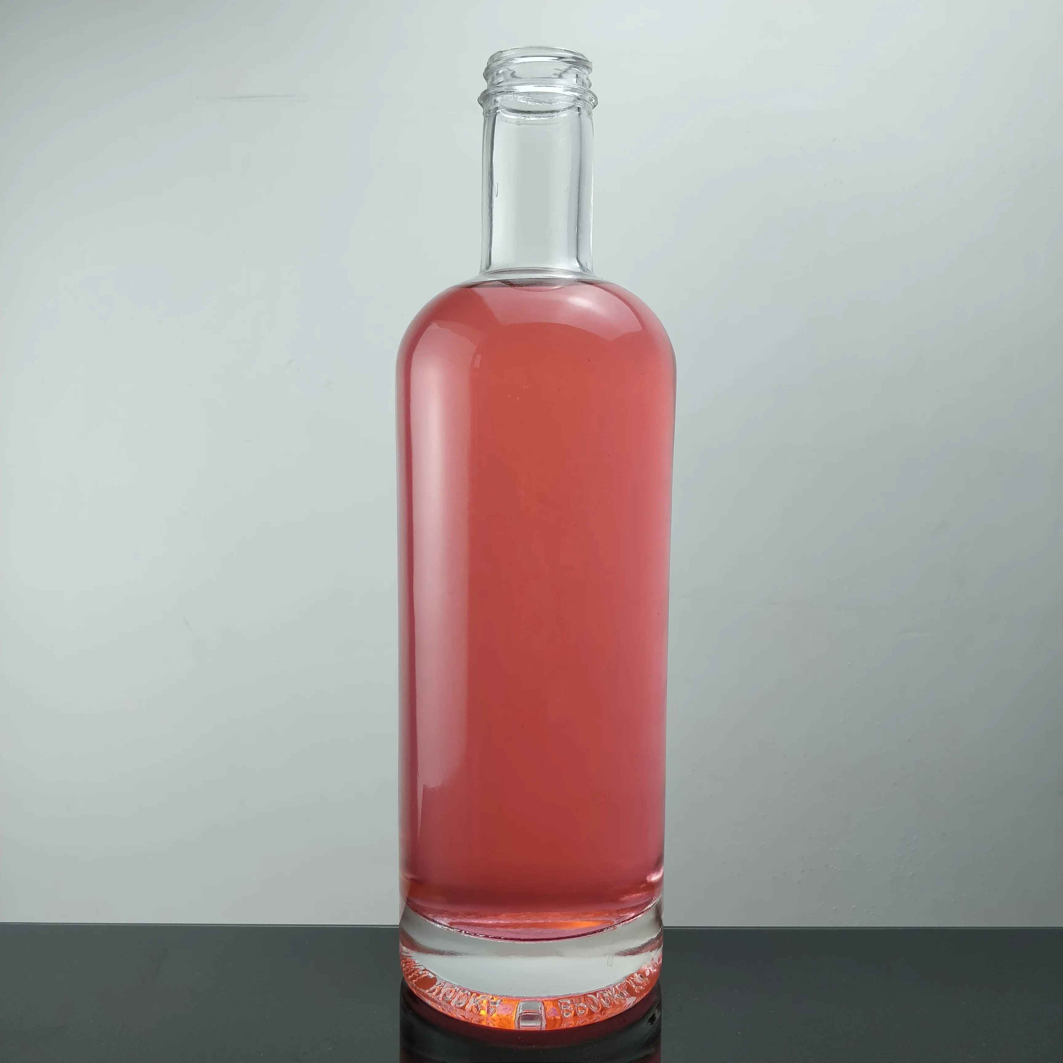 Wholesale Cylinder Round Empty Best Fancy Gpi Screw Cap Ml Vodka Rum