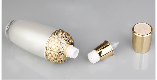 Wholesale 50ml 2oz high grade cosmetic empty plastic Acrylic spray bottle for perfume essence packaging